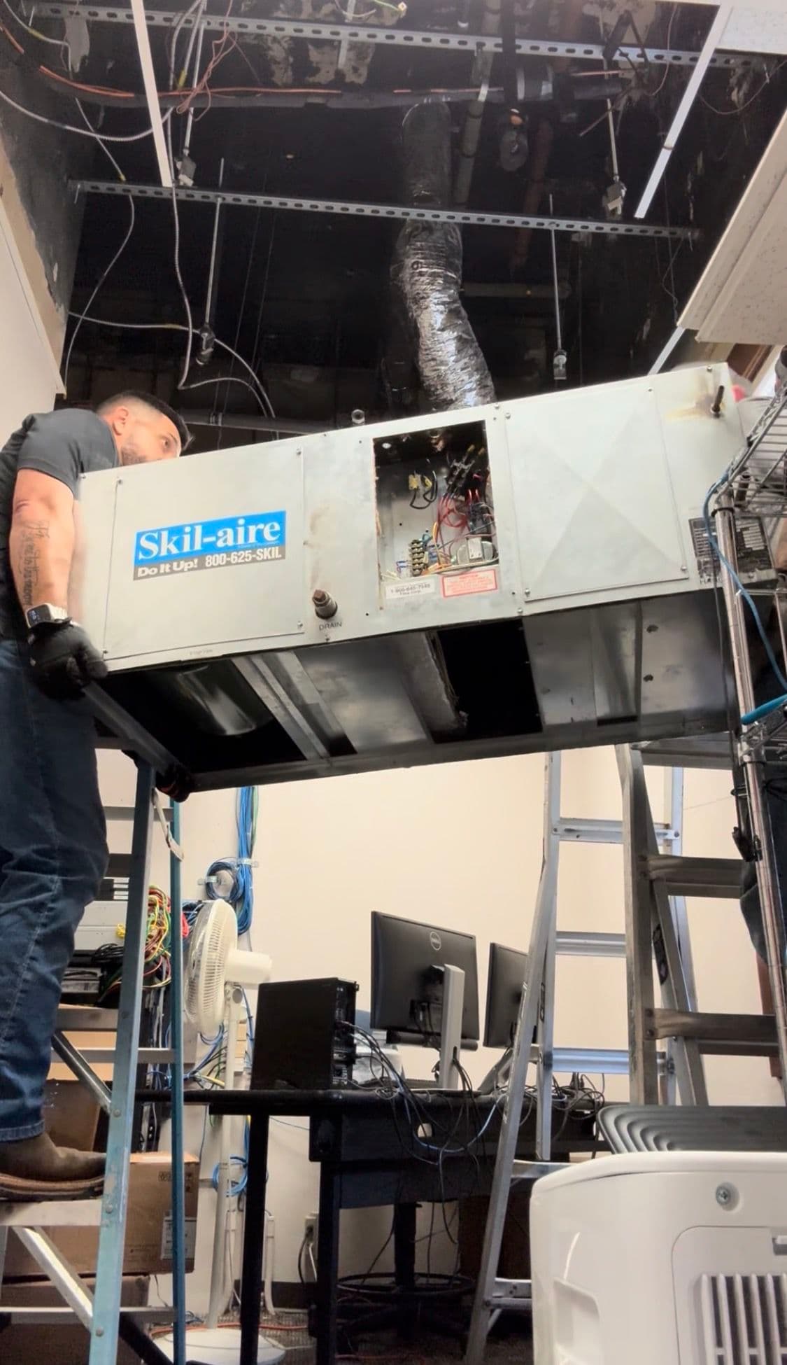 Gallery photos for Efficient HVAC Upgrade at Federal Court House Data Room: Image #3