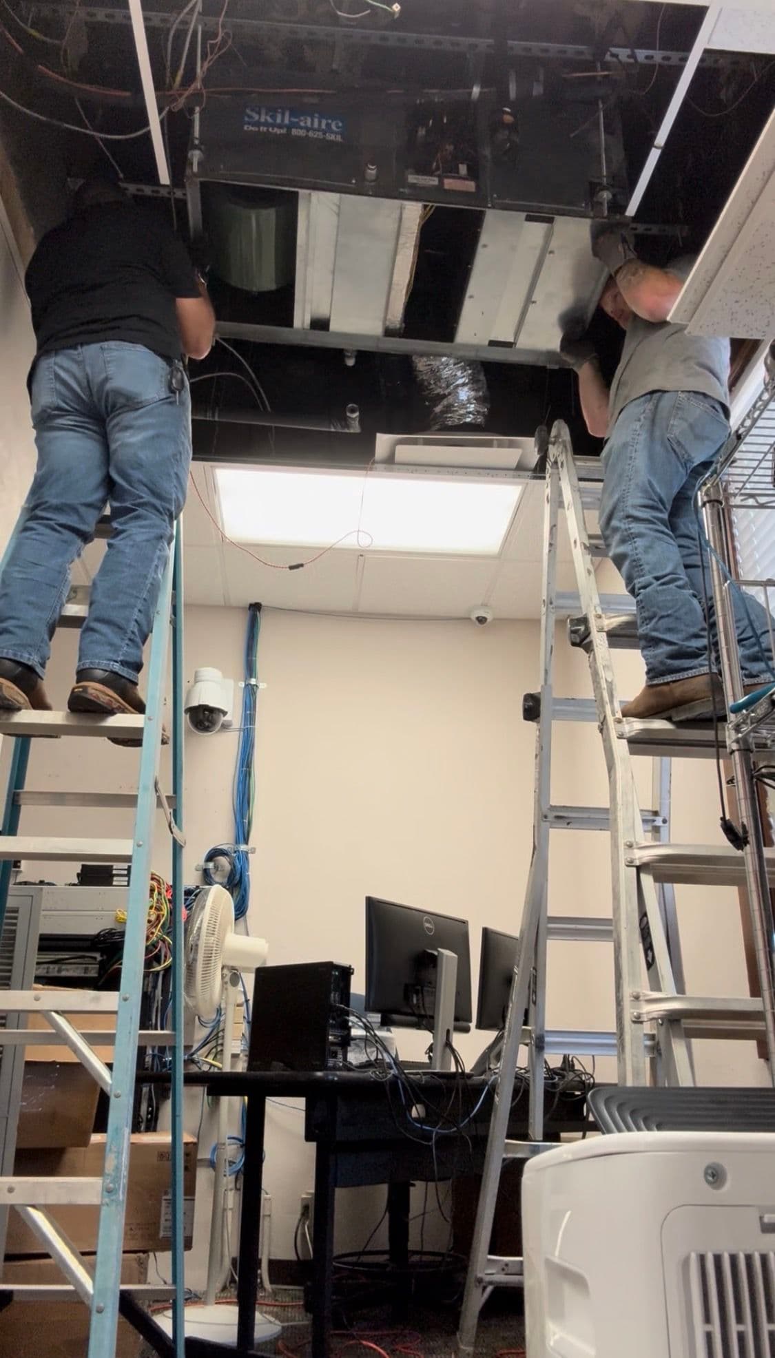 Gallery photos for Efficient HVAC Upgrade at Federal Court House Data Room: Image #4